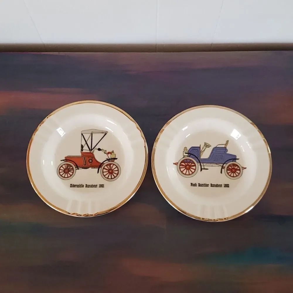 Nice Set of 2 Vintage Ceramic Oldsmobile Ashtrays